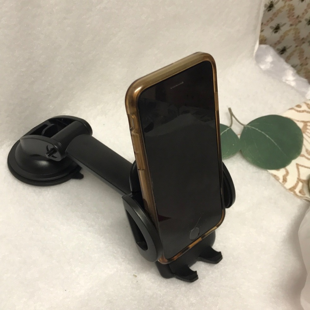 iPhone PHONE HOLDER MOUNT for CAR easy to use black hard plastic